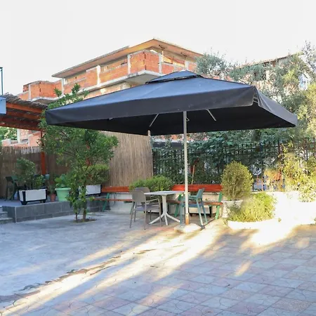 בית הארחה Albora 3 3*