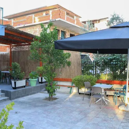 Albora 3 Affittacamere Fier