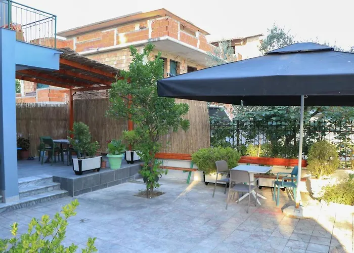 Albora 3 Guest house Fier